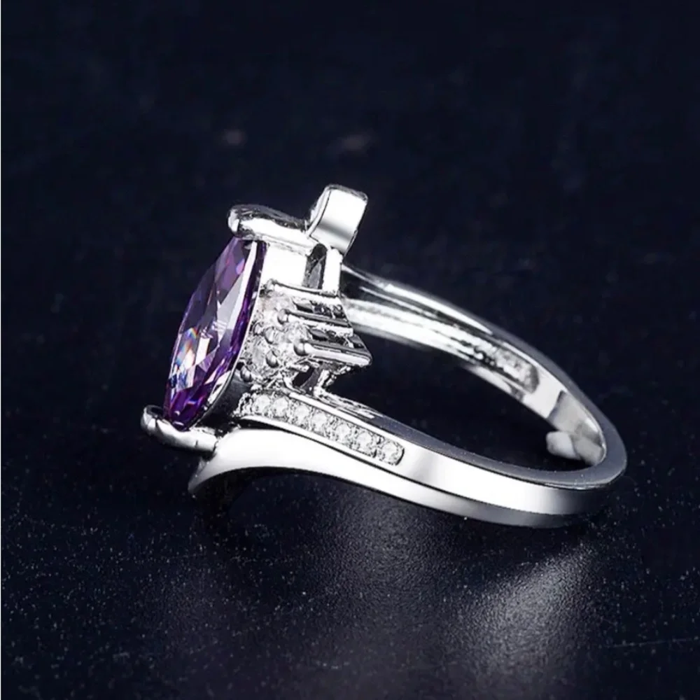 PURPLE GEMSTONE RING - Picture 7 of 8